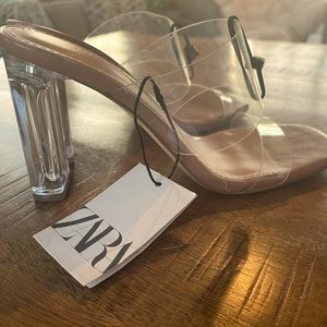 NWT Zara heel